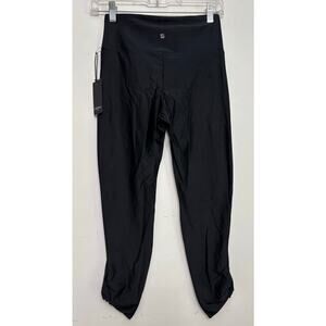 Lanston Sport women’s NWT’s black cropped leggings. Size medium